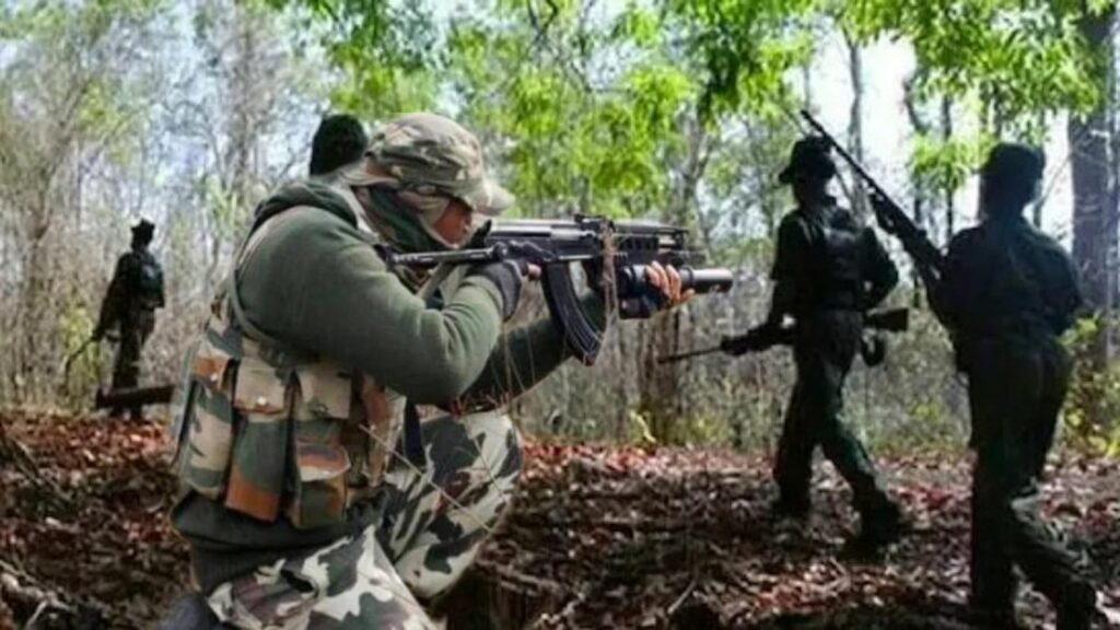 How are the security forces reaching the Naxalites?