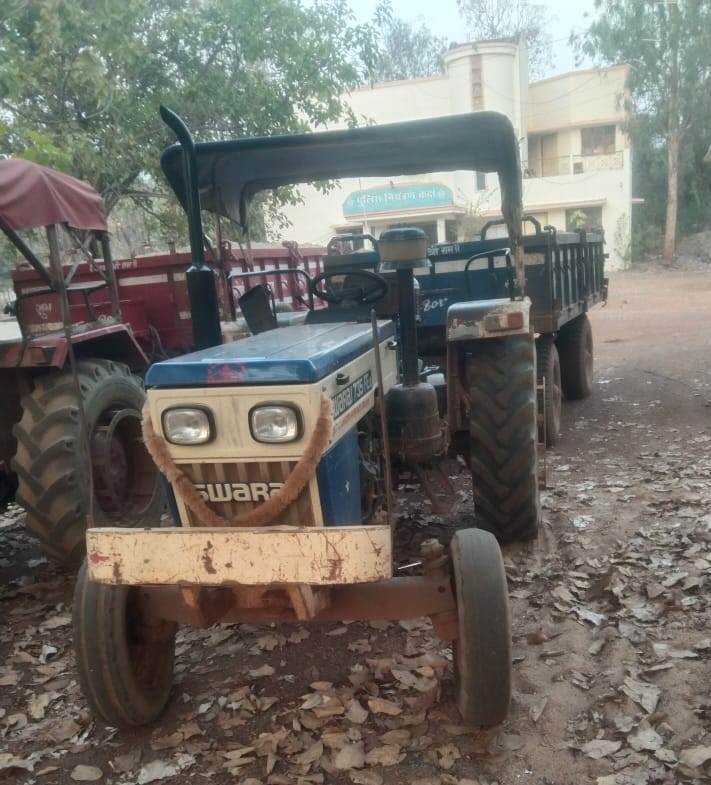 Strict action on illegal transportation and storage of sand, 14 vehicles seized in four days