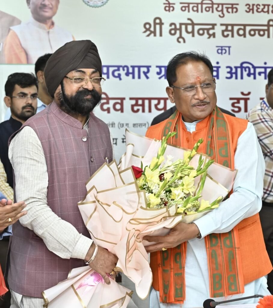CM Sai attended the swearing-in ceremony of newly appointed CREDA Chairman Savnani